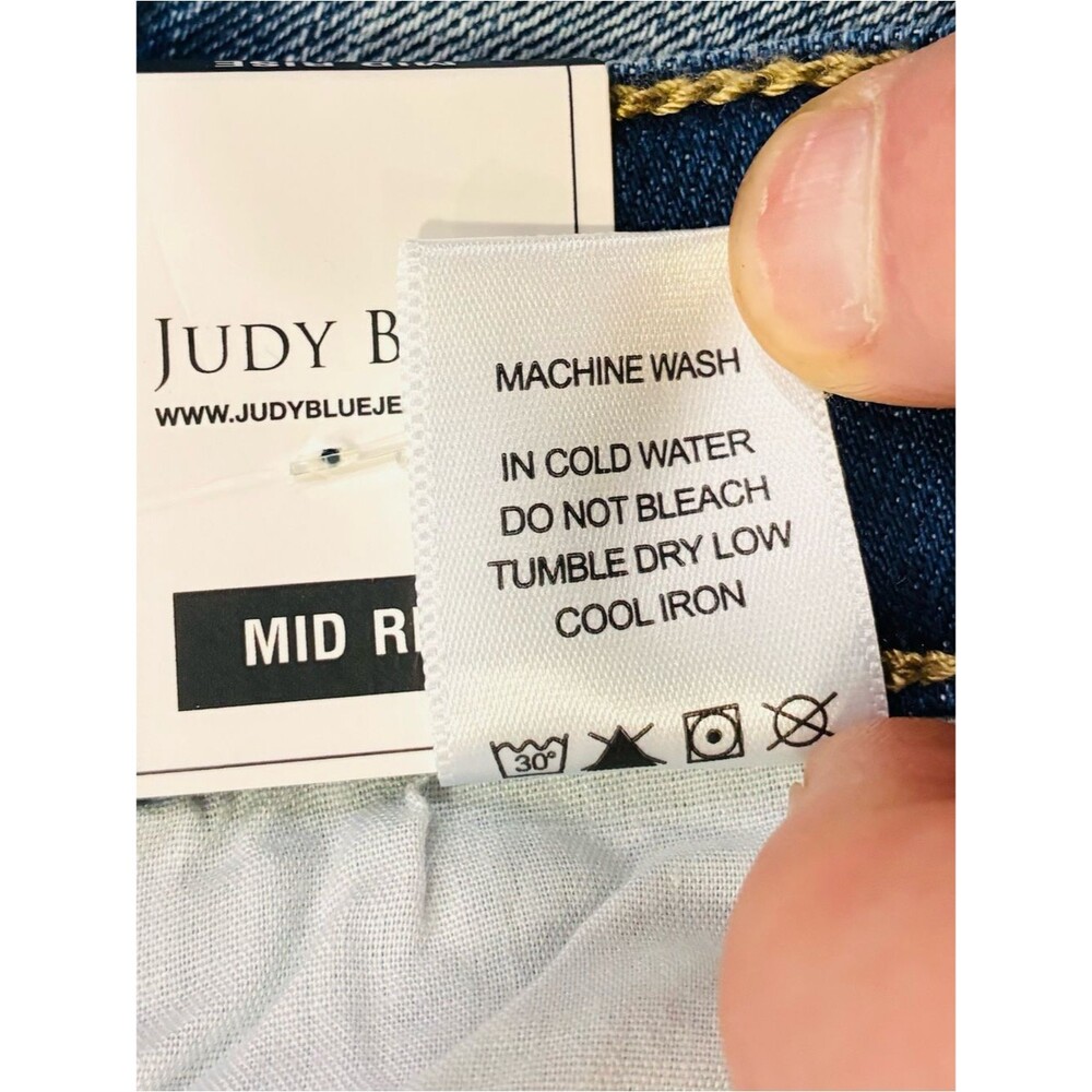 Judy Blue Mid Rise Boyfriend Fit Distressed Jeans Women’s 30x34 NWT - Picture 12 of 14